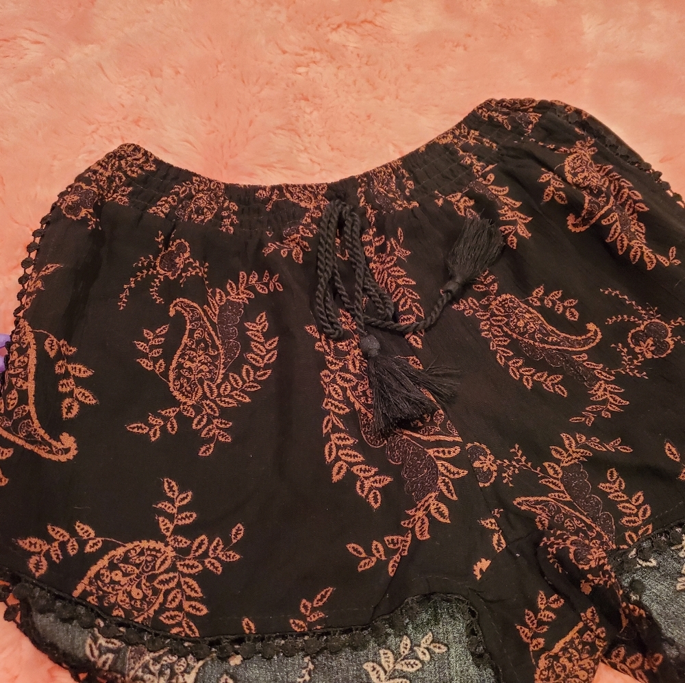 Paisley pom shorts - Picture 9 of 10